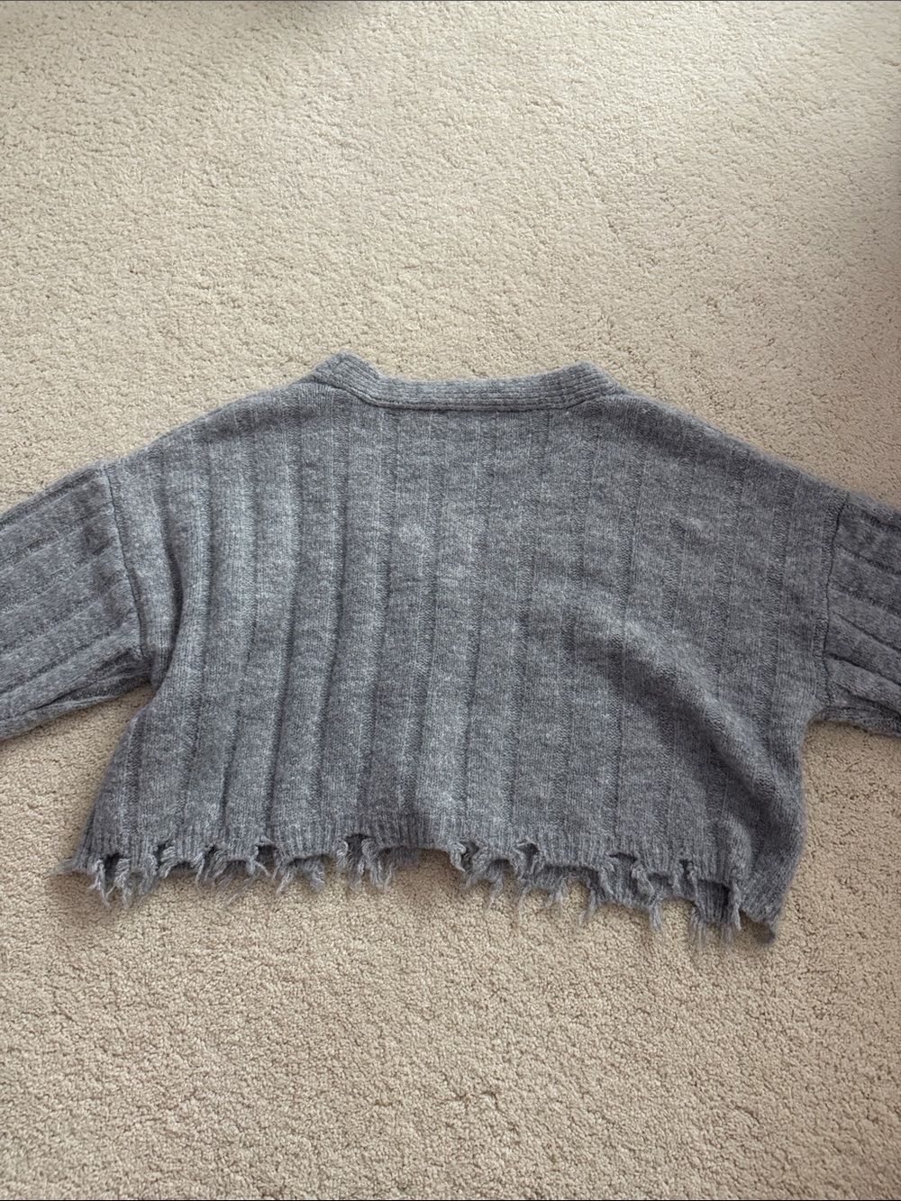 Double Zero Gray Cropped V-Neck Button Cardigan - Picture 5 of 5